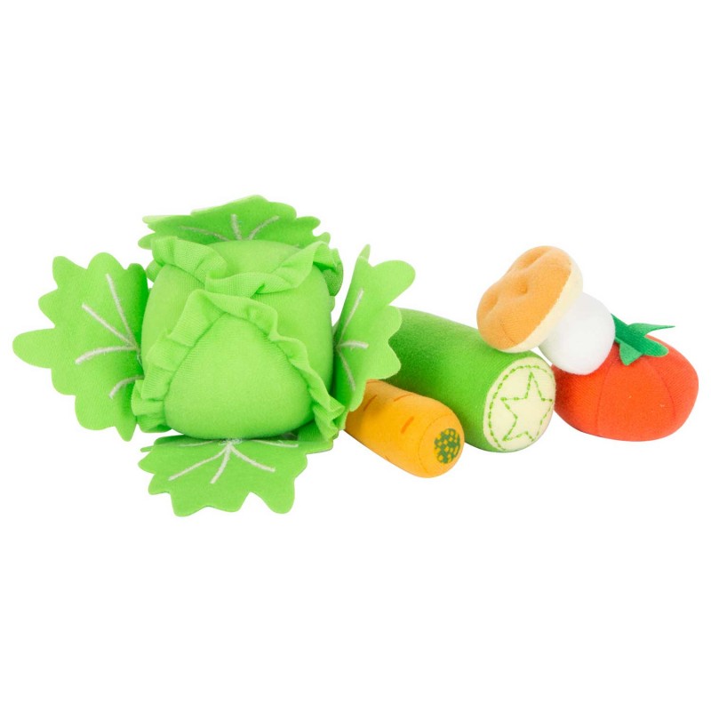 Les légumes en tissu pour jouer